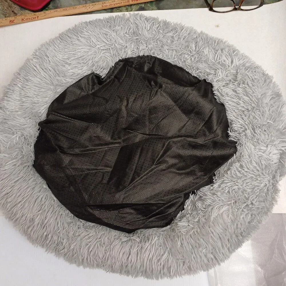 NWOT Dog Cat Animal Bed Medium size Furry Fluffy Soft Gray 23